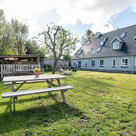 Apartman Fehrsland 2 *